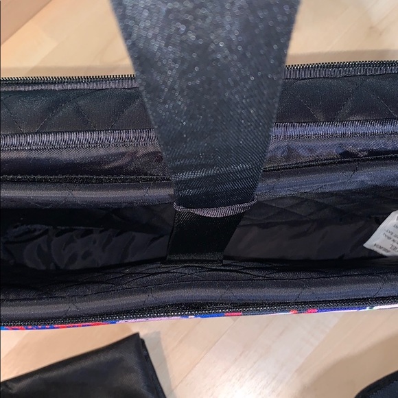 iSKIN HAPPY FRIENDS Silo Slim padded laptop bag - Picture 11 of 11